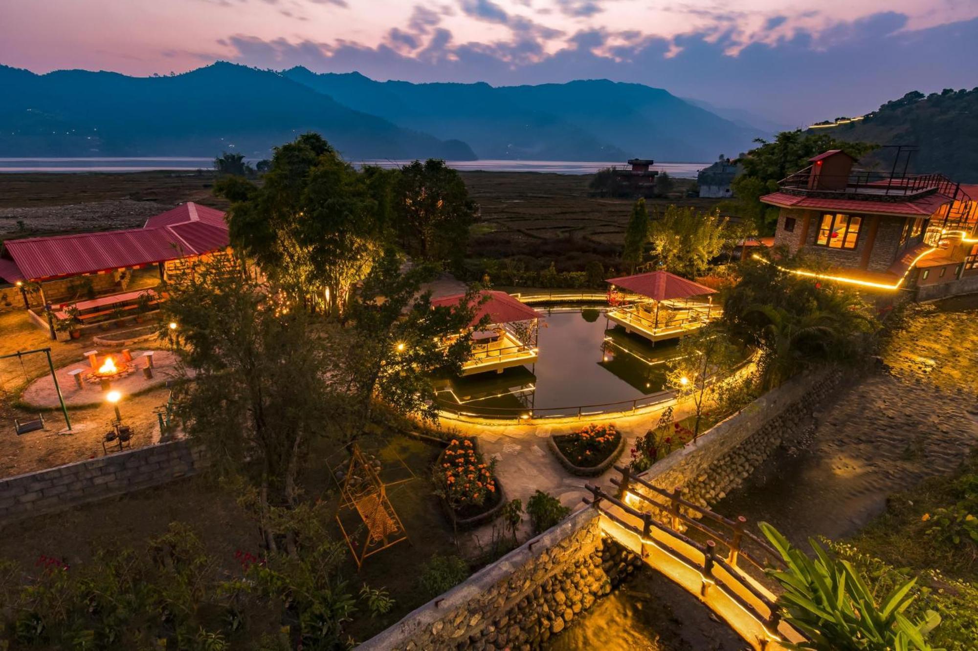 Zostel Pokhara Hostel Bagian luar foto